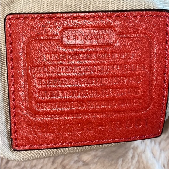 Small Coach leather mini bucket bag. Red/Orange - Picture 5 of 6